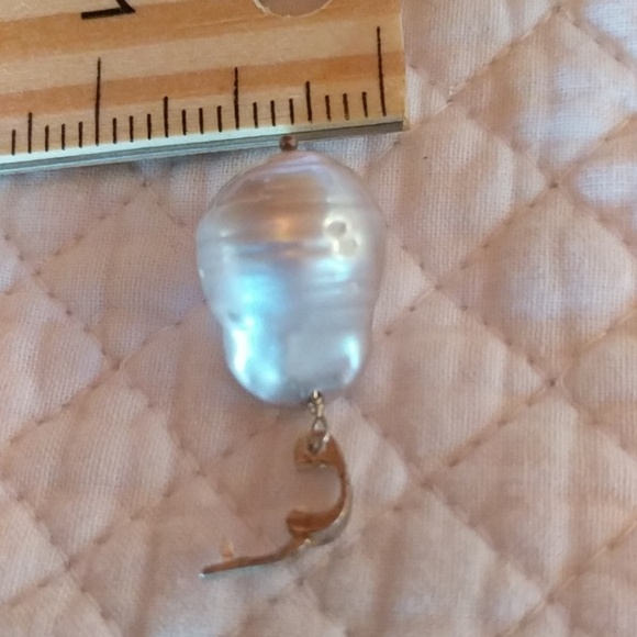 Pearl Pendant Charm With Sterling Silver Clasp - Picture 5 of 6